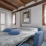 펜션 Small With Garden, 500 Meters From The Sea In 포르토 오티올루